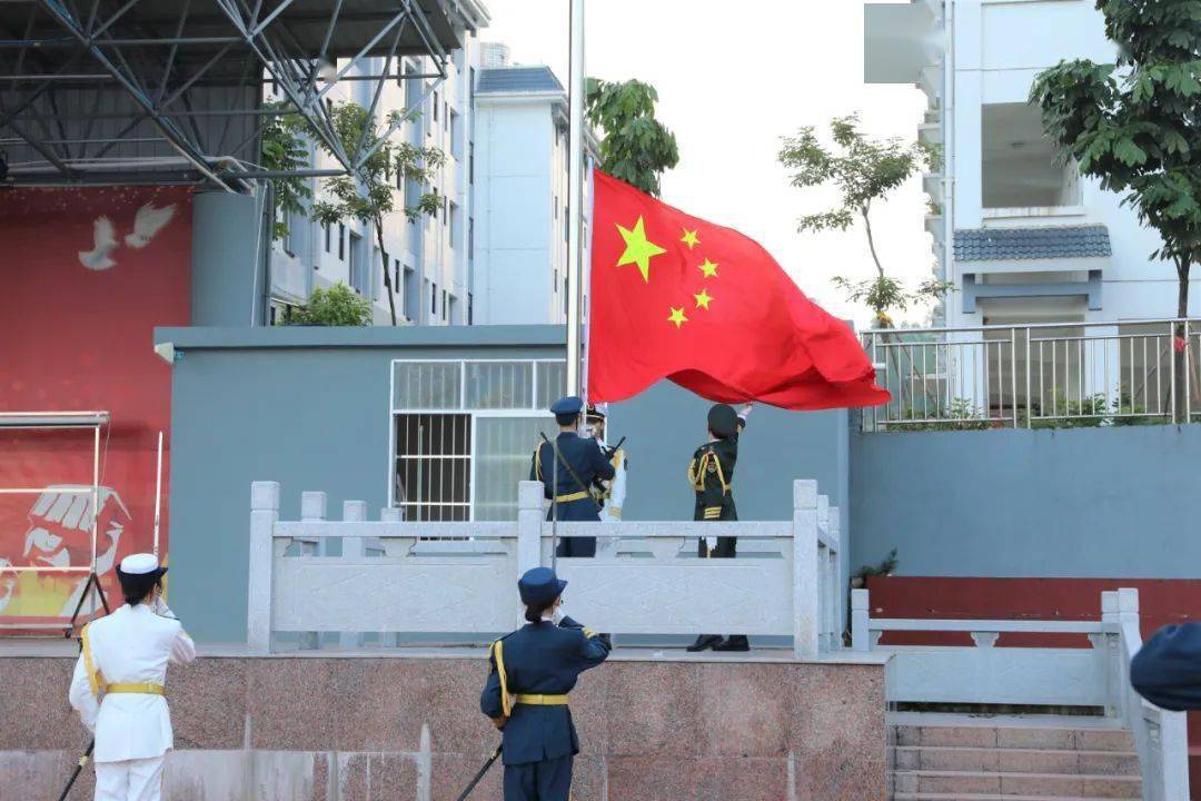 上思中学举行2022年秋季学期开学典礼暨安全法制教育大会_上思县_进行