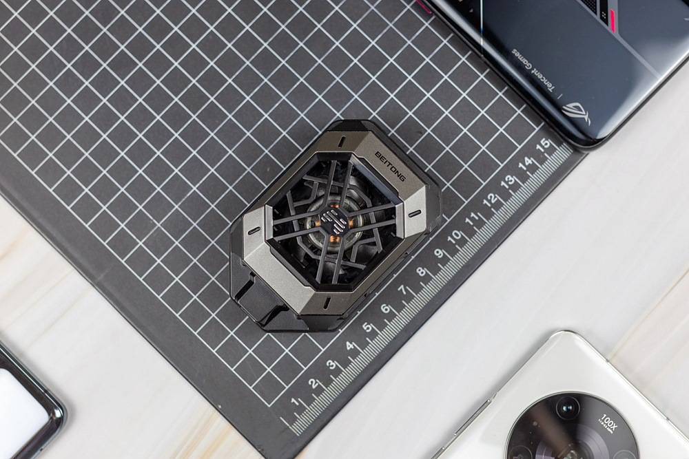 北通千机寒散热器,三档智能控温,让你的手机迅速“退烧”