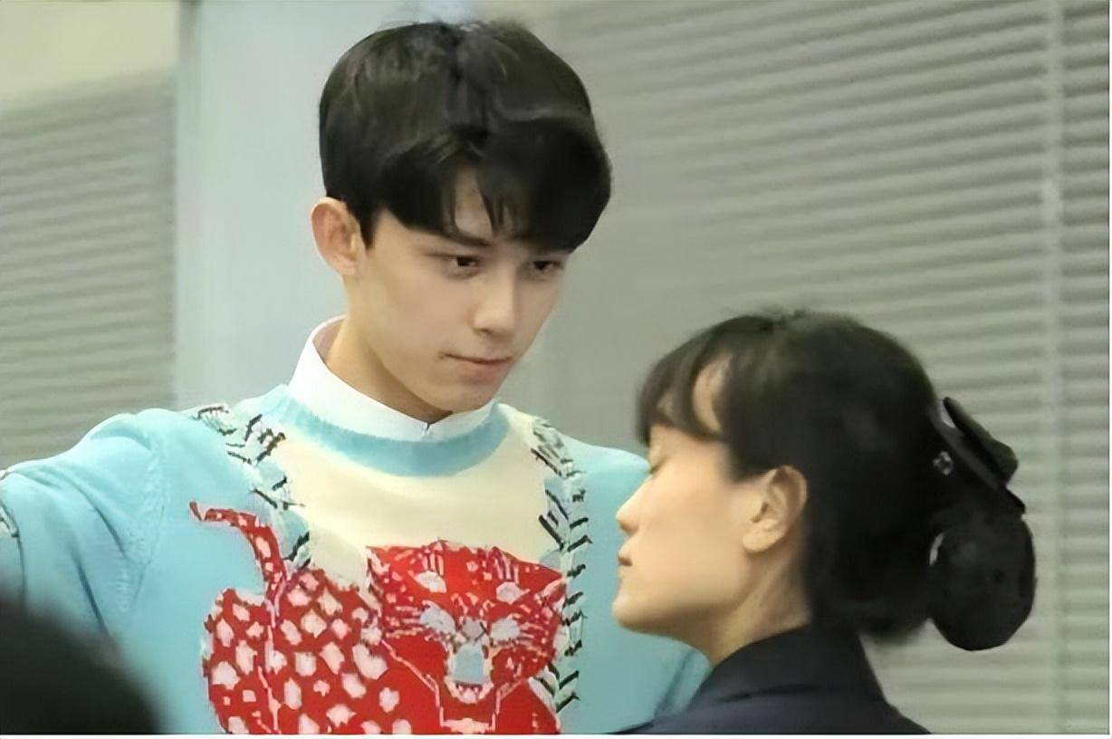 长得好看的男明星那么多,为什么人人都爱吴磊?_时分_阿谁_年纪