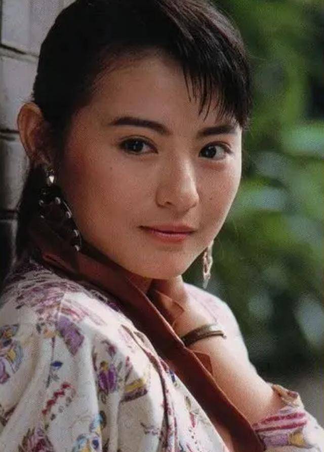 12位实战最强华人女明星,李小龙女儿第二,第一名成龙求她拍电影