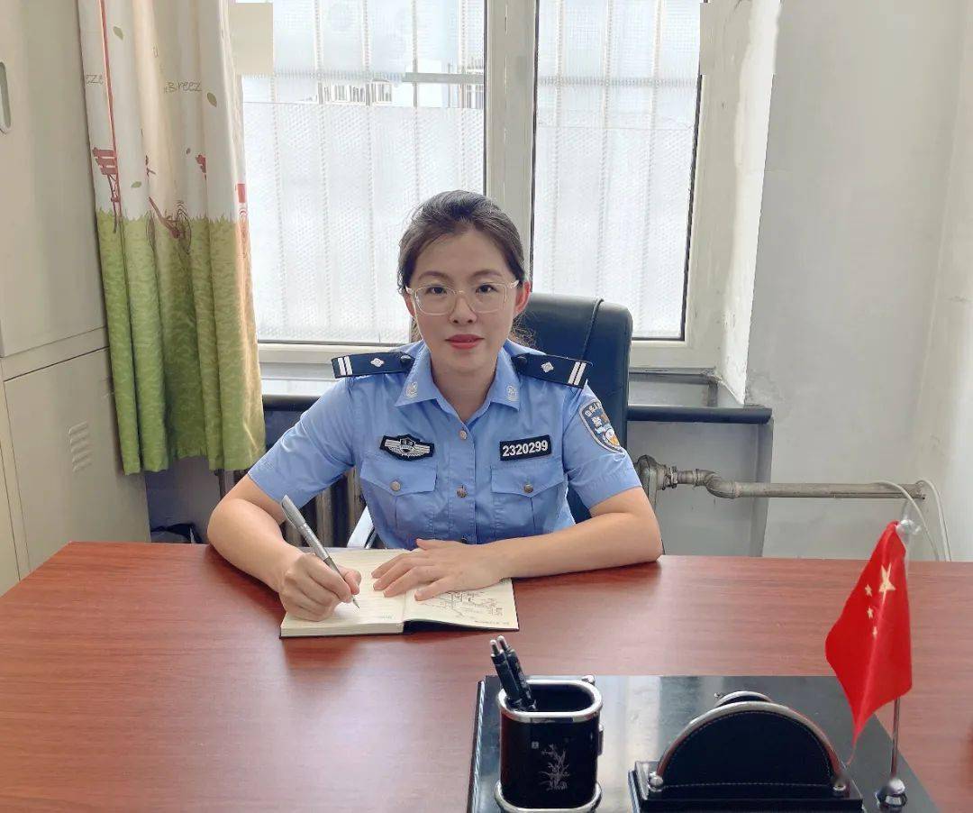 裴桐,黑龙江省女子监狱入监集训监区副监区长,在女子监狱奋斗了14载.