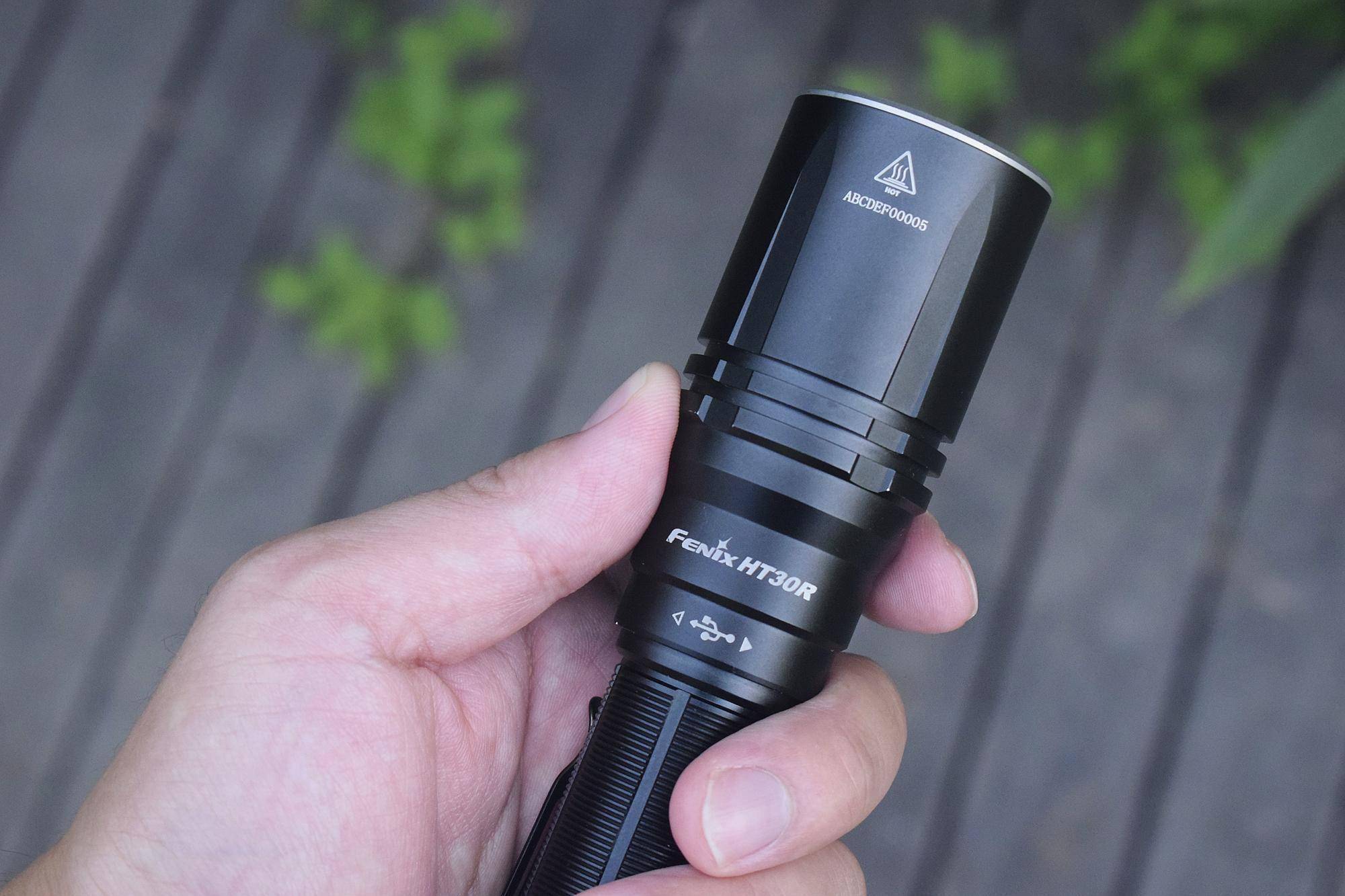 fenix th30r白激光手电体验_class_等级_特写