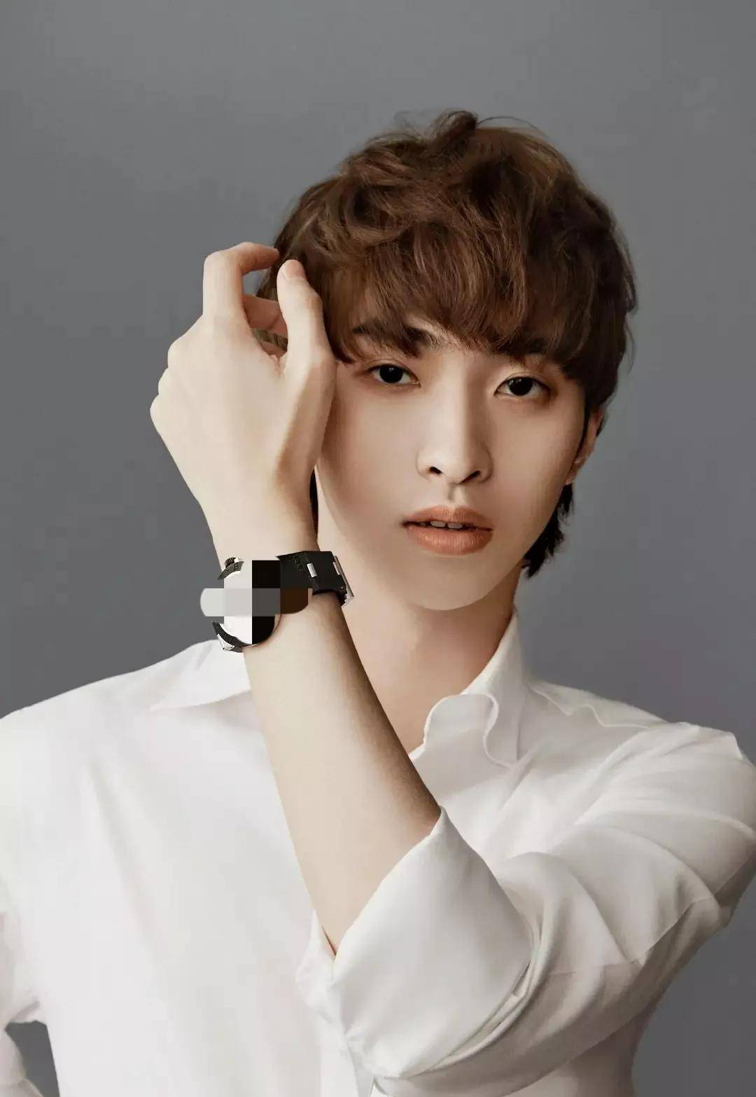 庾恩利与伊能静一起捞金变帅,庾澄庆意外摔伤父爱无声_儿子_父亲_方式