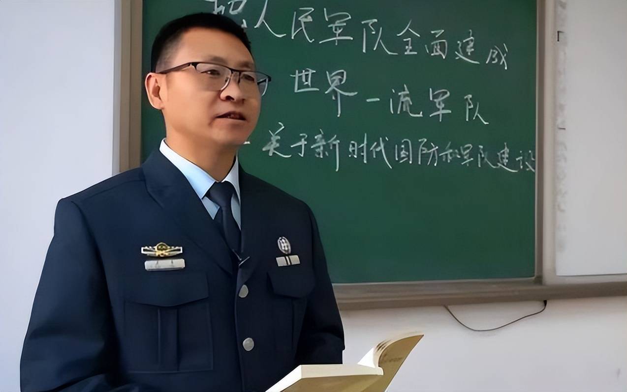 在校大学生，可以报考军队文职吗？6大优势里，最后一点让人艳羡_问题_工作_编制