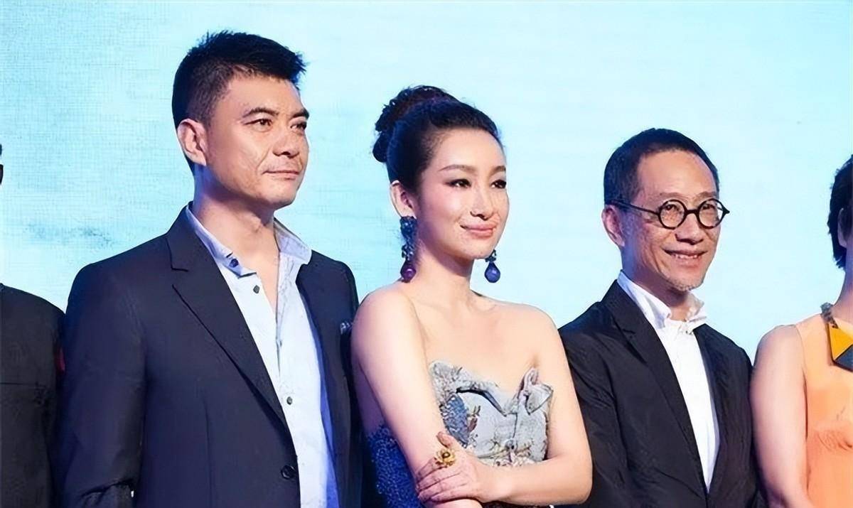 2015年,36岁秦海璐产下九斤重儿子后,丈夫王新军表示:补办婚礼_男孩子
