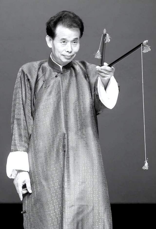 民国时,有种乞丐会变"鸳鸯棒"的魔术,想知道秘密只有往外掏钱_肖六