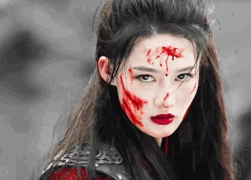 赵露思的战损妆很绝,但看到迪丽热巴的装扮后,有被惊艳到_角色_战场