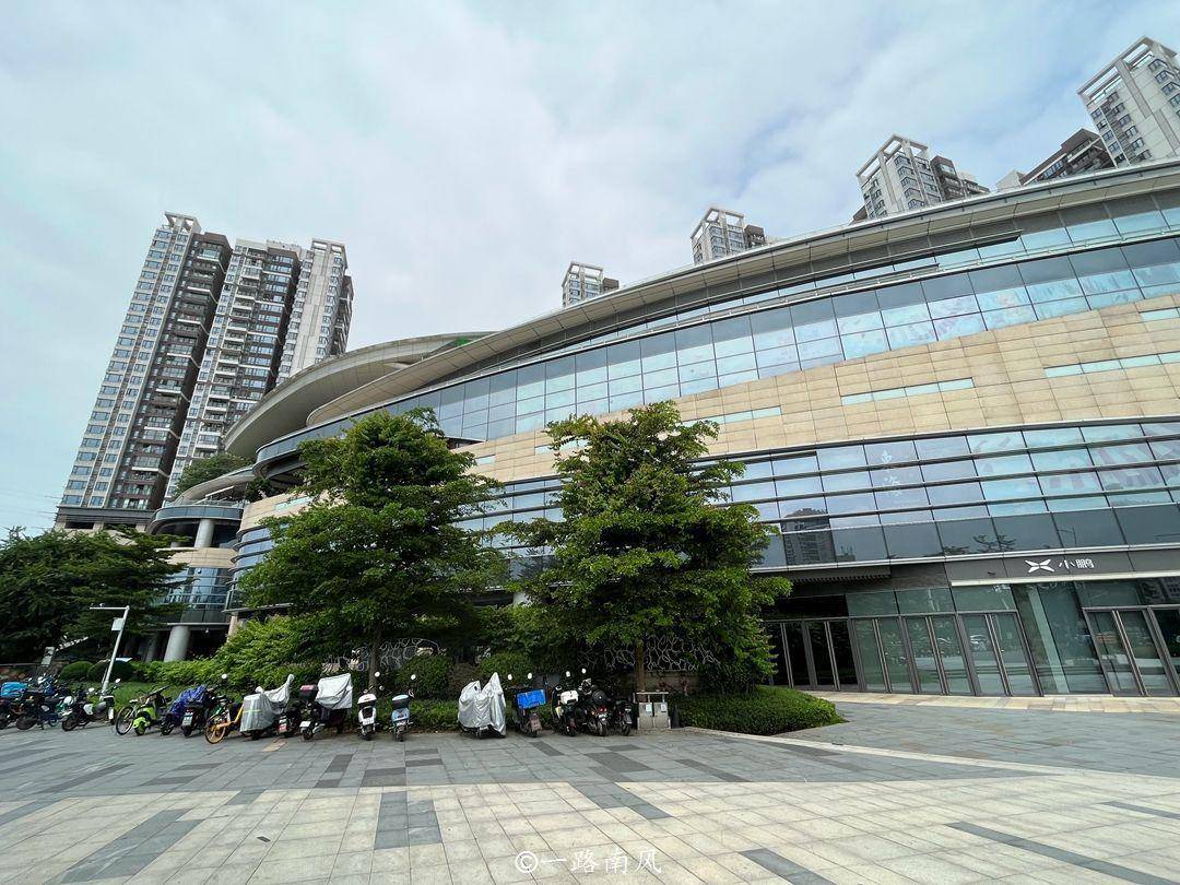 实拍广州郊区云门商场,靠近全市流量第三的地铁站,人气却不高_时间