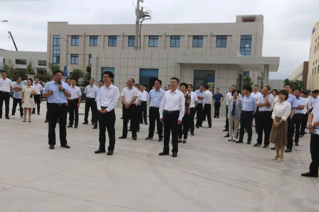 9月3日上午,盐城市委常委,政法委书记,东台市委书记杨雪峰,东台市人民