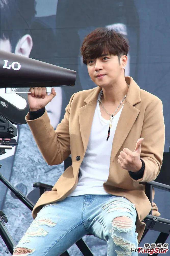 罗志祥,知名歌手,演员,出道二十多年,作品有《转角遇到爱》 《精武门