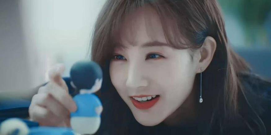 笑起来灵气逼人,甜如初恋,这5位女星的"笑眼"太勾人_李沁_李一桐_眼睛