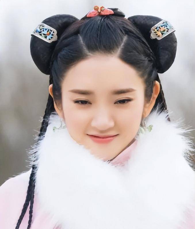 古装剧也能轻松拿捏下来,但是她所饰演的女真第一美人属实有点普通了