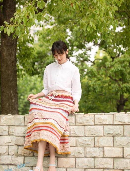 28岁袁冰妍太少女,穿粉色裙人比樱桃甜,夏日里的一抹心动_气息_因为