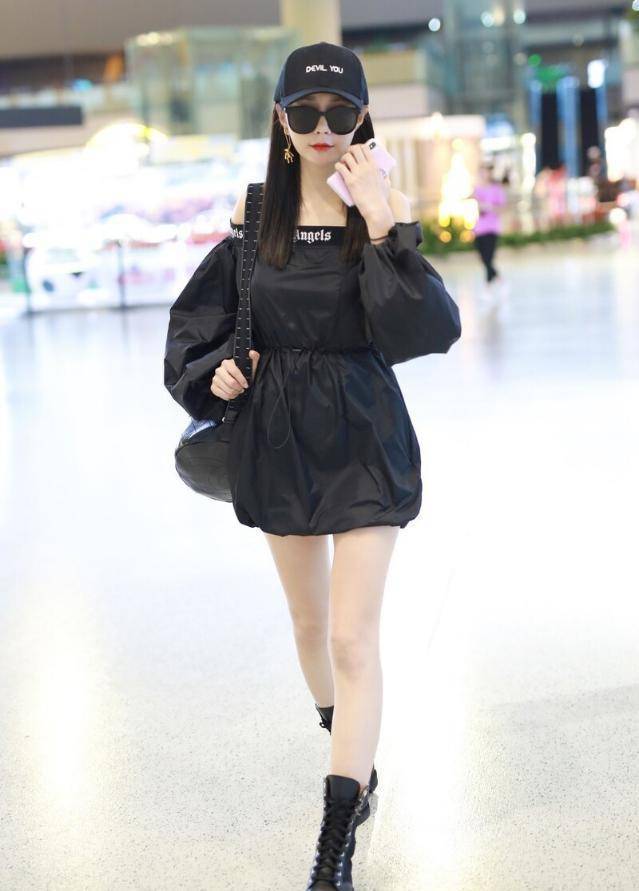 沈梦辰衣品真好,温柔连衣裙配帅气"抽绳",又甜又酷真迷人_女生_黑色