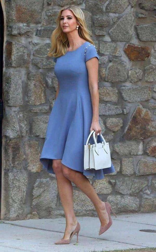 英首相搂住伊万卡小蛮腰,还沾沾自喜伸出大拇指_身材_黑色_设计