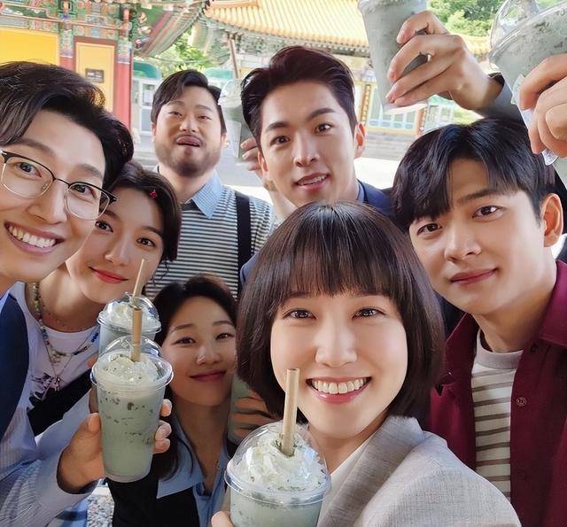 《非常律师禹英禑》的朱玄英,河允景,具教焕,姜其永演员等都祝朴恩斌