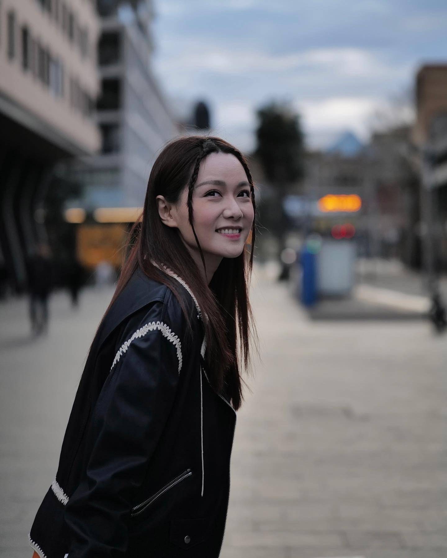 香港小姐汤洛雯晒澳洲写真,穿3套服饰,网友:景靓人更靓_时间_照片