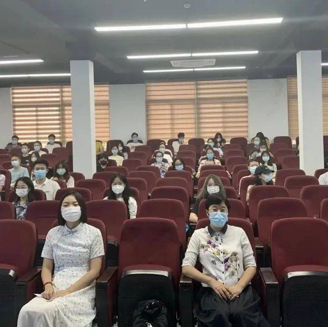 【2022迎新季】百年正青春,奋进正当时:悉尼工商学院举行秋季学期研究生老生首日教育_就业_卫静芬_实践