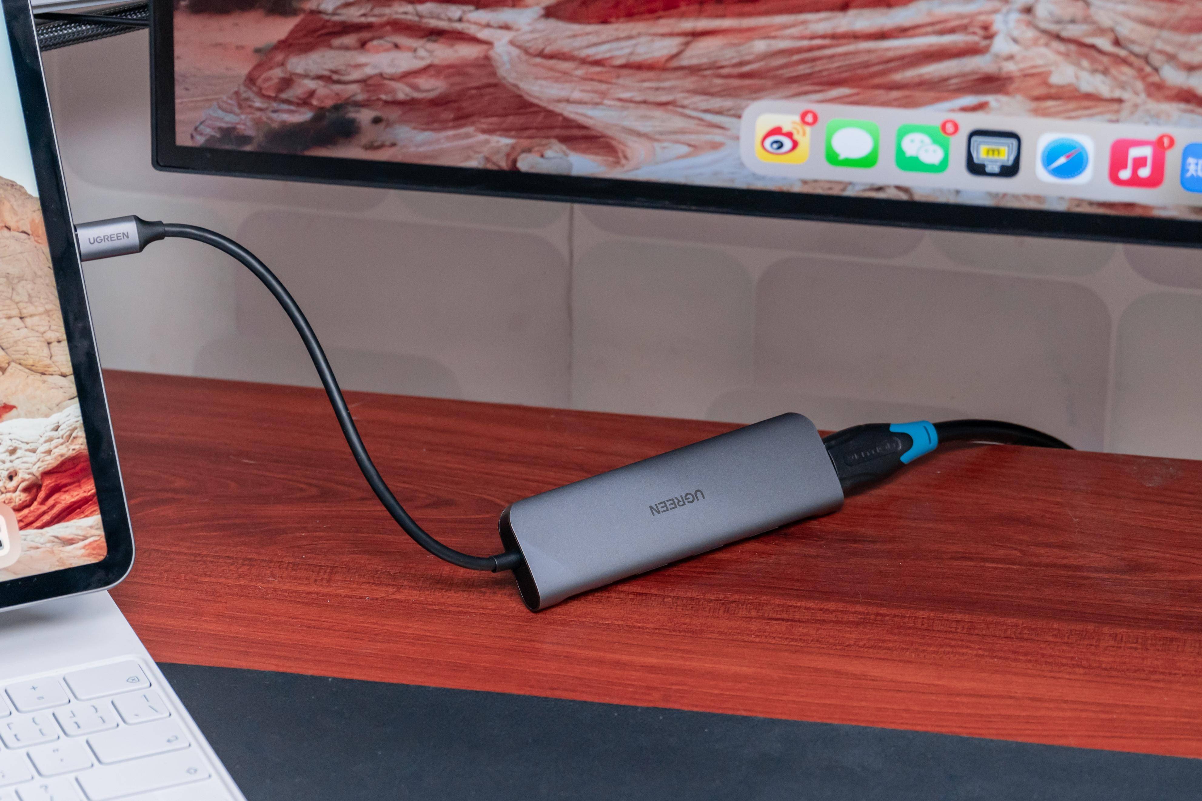 绿联 5 合 1 USB-C 拓展坞 + iPad OS 16 台前调度,竟成了 iPad 办公神器?