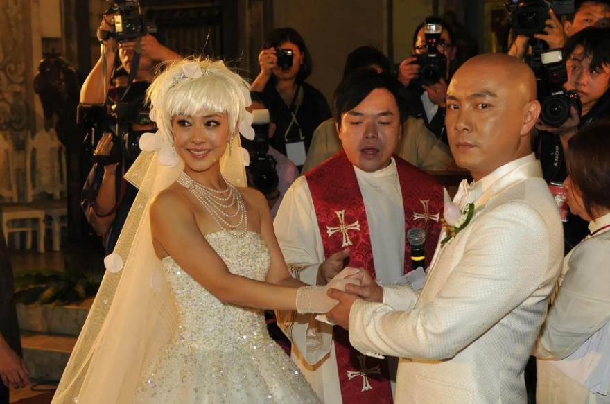 张卫健:被江欣燕抛弃,自卑离开宣萱,妻子流产2次后他选择丁克_张茜