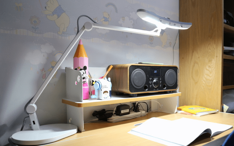 护眼台灯哪个牌子最好？被央视315表扬的护眼灯