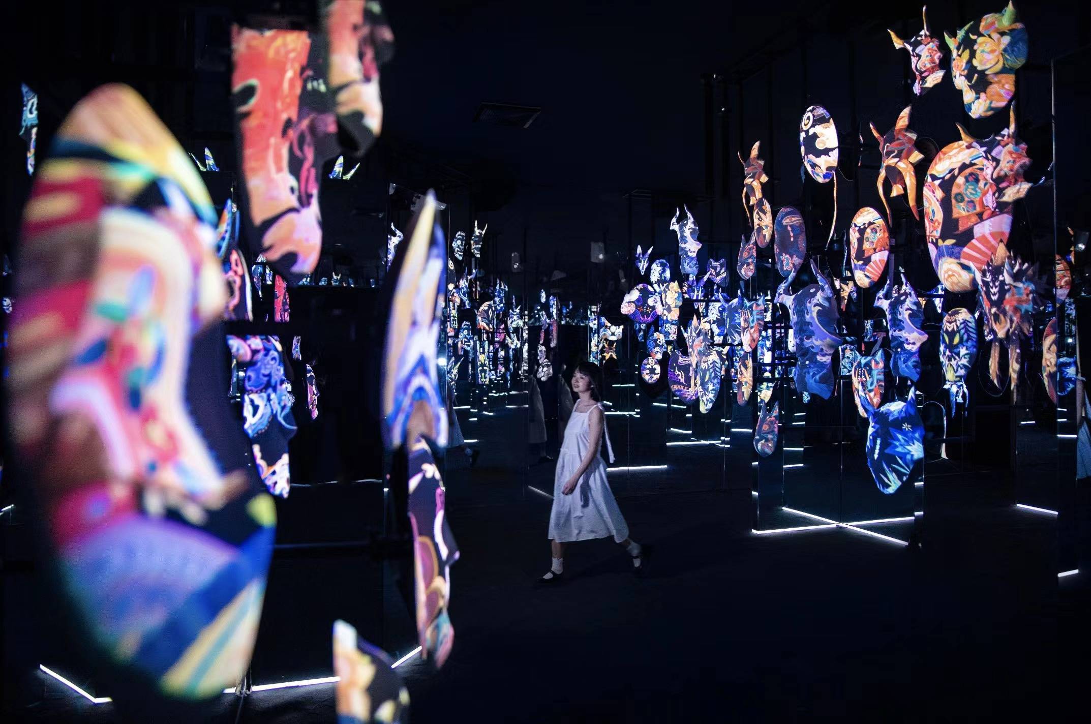 《穿越万象绮丽共生》沉浸式数字艺术展开幕,带你走入和美共生的万象