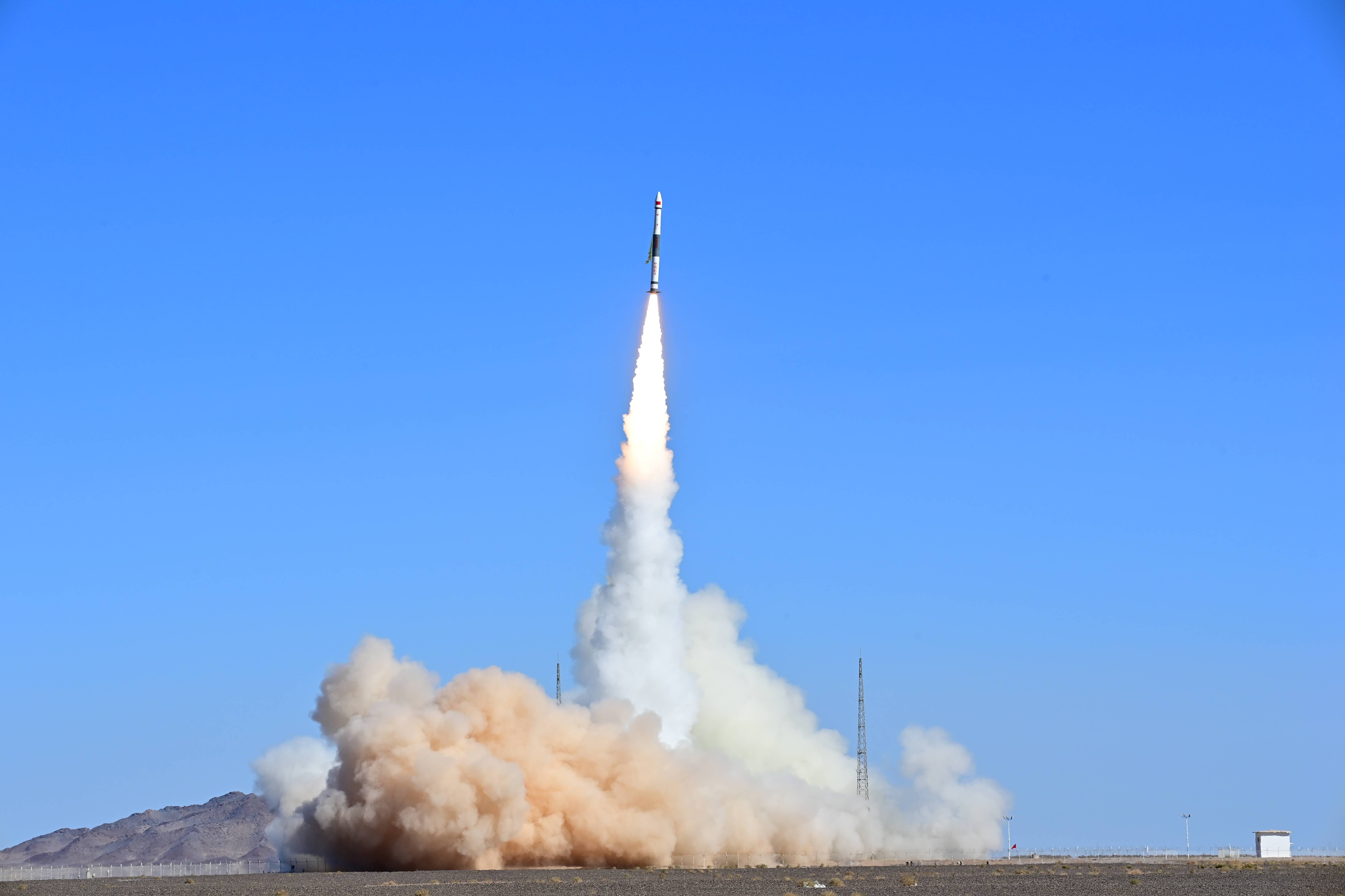 我国成功发射微厘空间一号s3/s4试验卫星_新华社_汪江波_运载火箭
