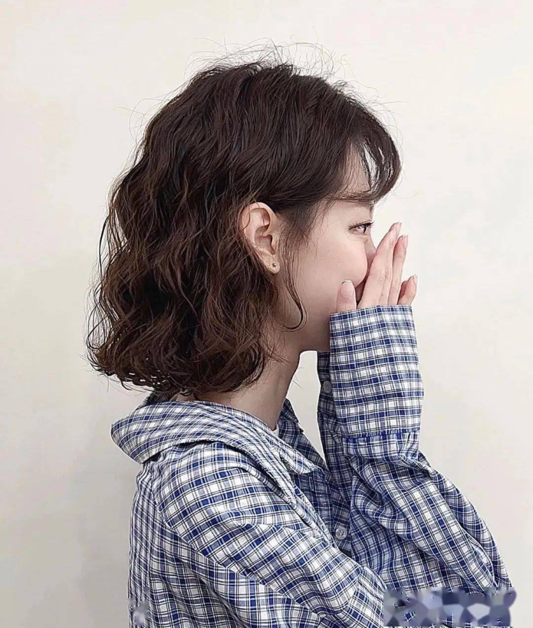 " 短发全头烫 " ,简单很耐看._都说_小卷_回头率