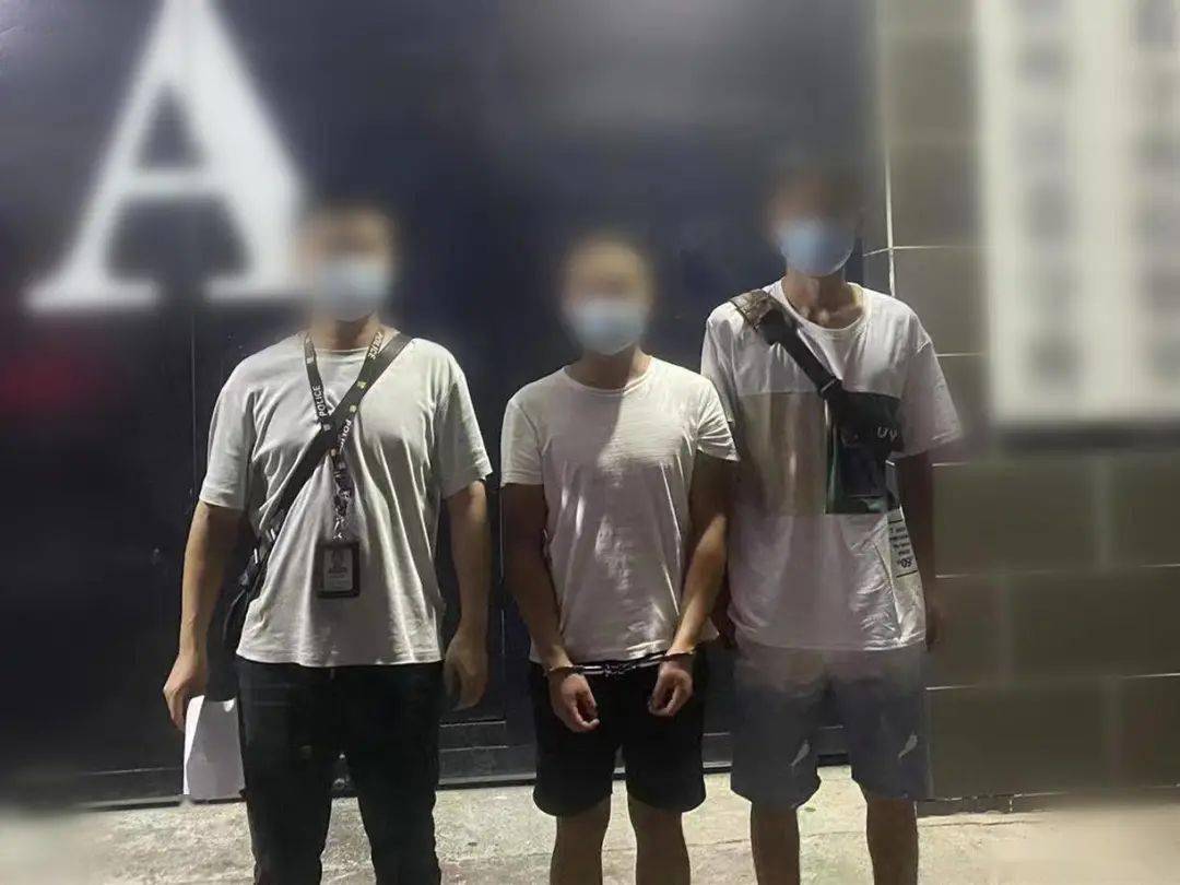 毒品案件,贩毒分子也非常的狡猾,从云南方向来了两个包裹,都是行李箱