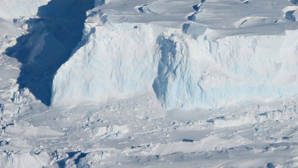 南极“末日冰川”正在加快融化，可使海平面上升近5米