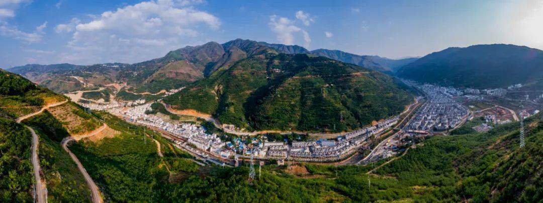 我们都是一家人 | 昭通龙头山镇:户户安居,家家有业!