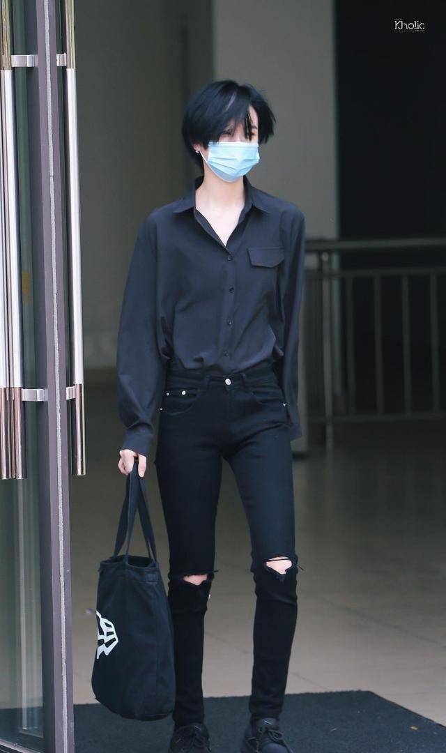 the 9成员陆柯燃,超模身高走中性风真是太帅了!