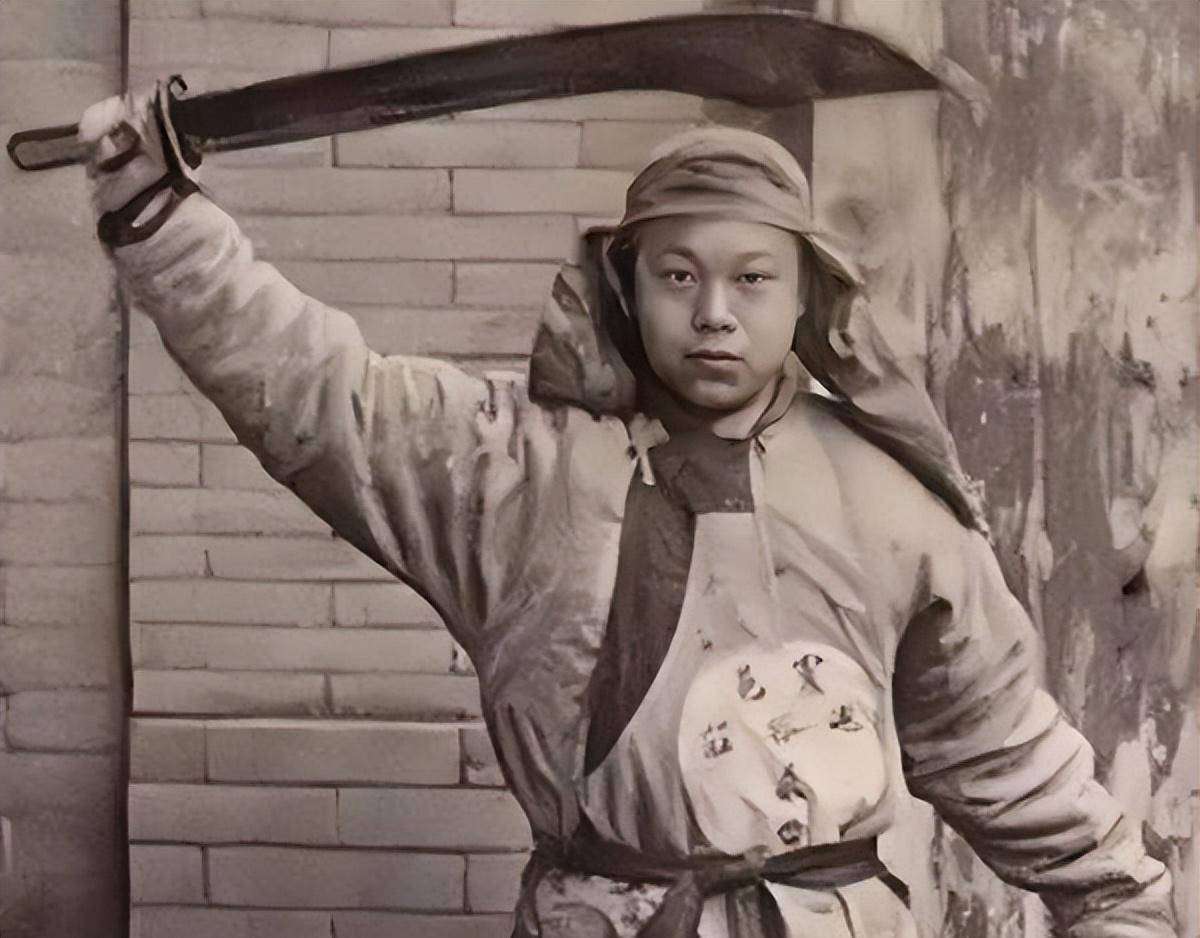 在晚清时期,帝国主义和中国的民族矛盾已经超过了中国内部的社会矛盾