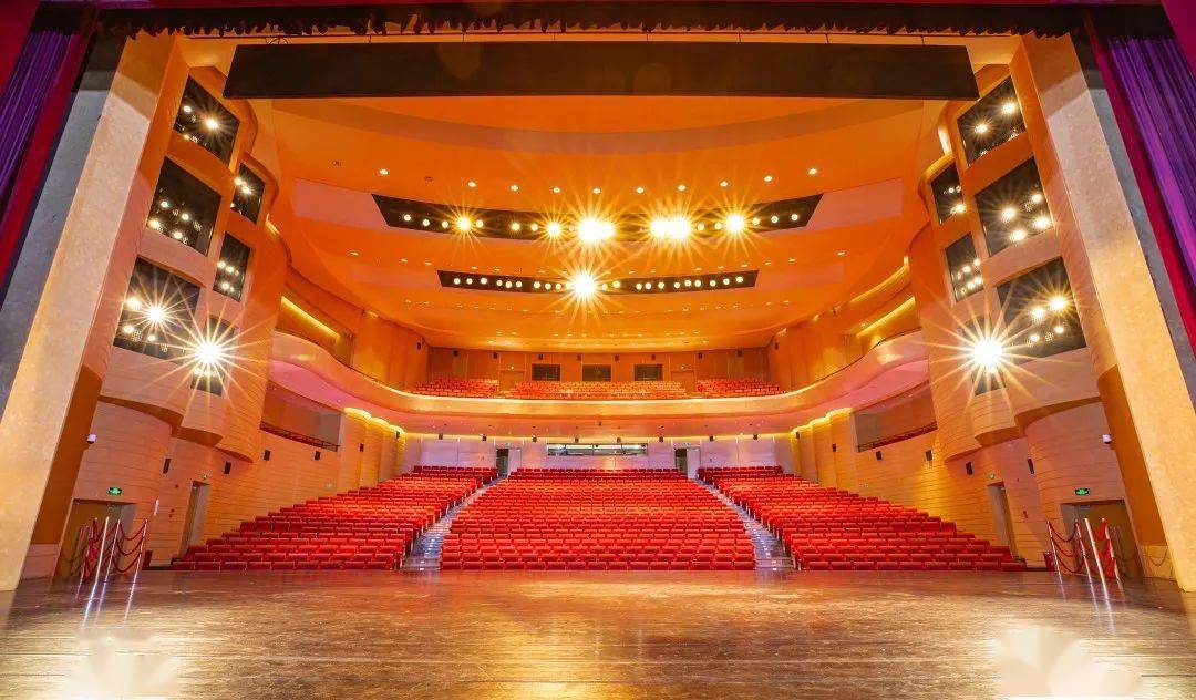 当中秋节撞上教师节,来辽阳大剧院度过一个充实的节日吧!