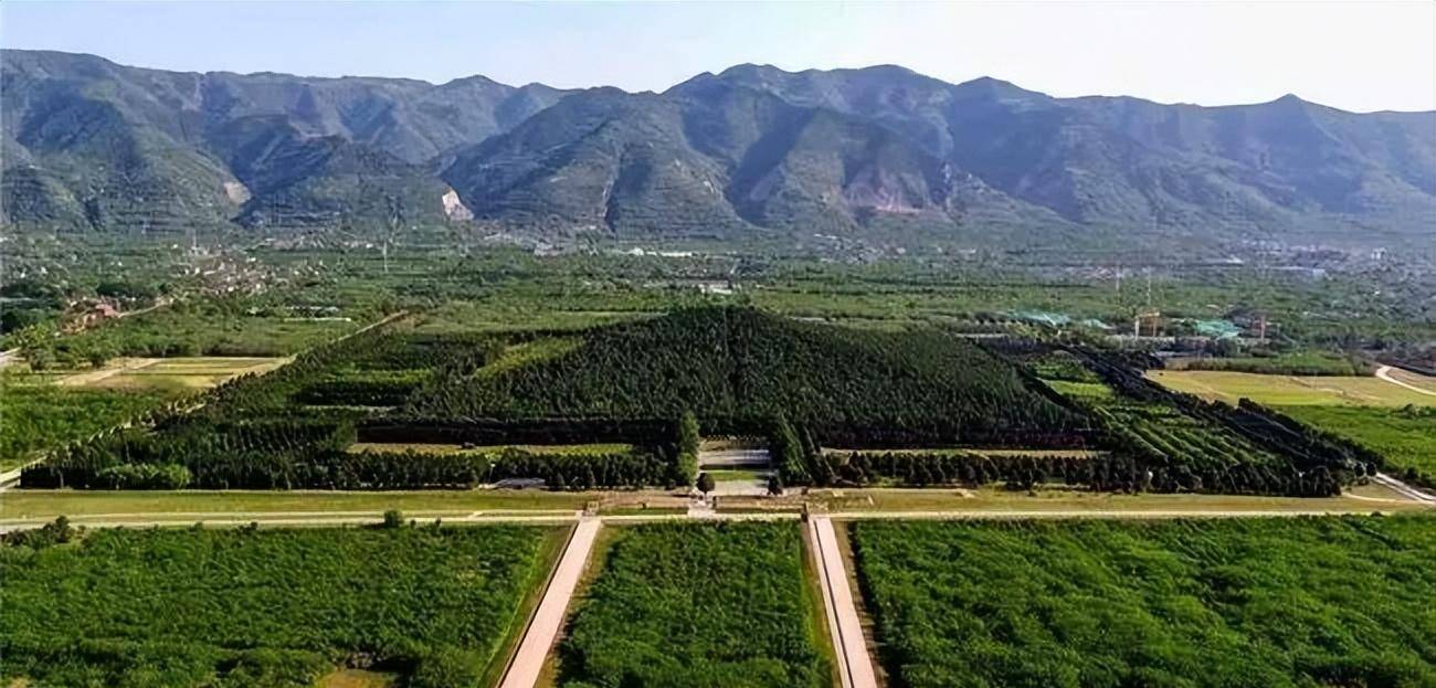 秦始皇陵被盗过?专家发现盗墓者尸体,浑身插满弓箭,这咋回事?