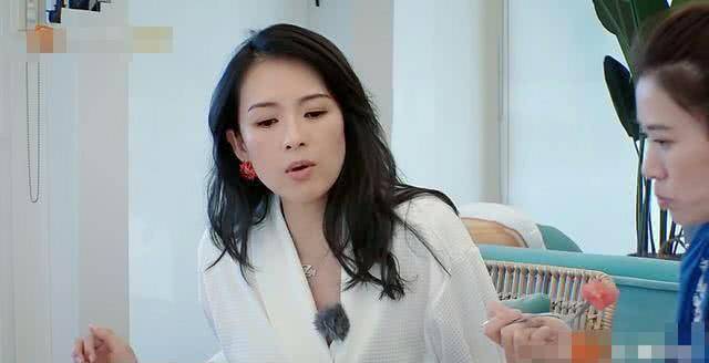 章子怡素颜什么样?雀斑满脸瘦脱相,真不知道汪峰怎么熬过来的!