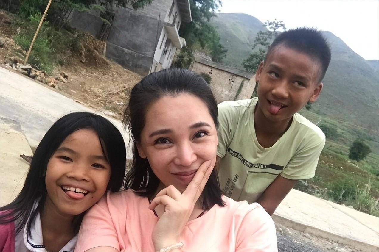 孔维:陈坤的同学,曾经是姜文的宠儿,现在正在主演秦海璐,白冰主演的