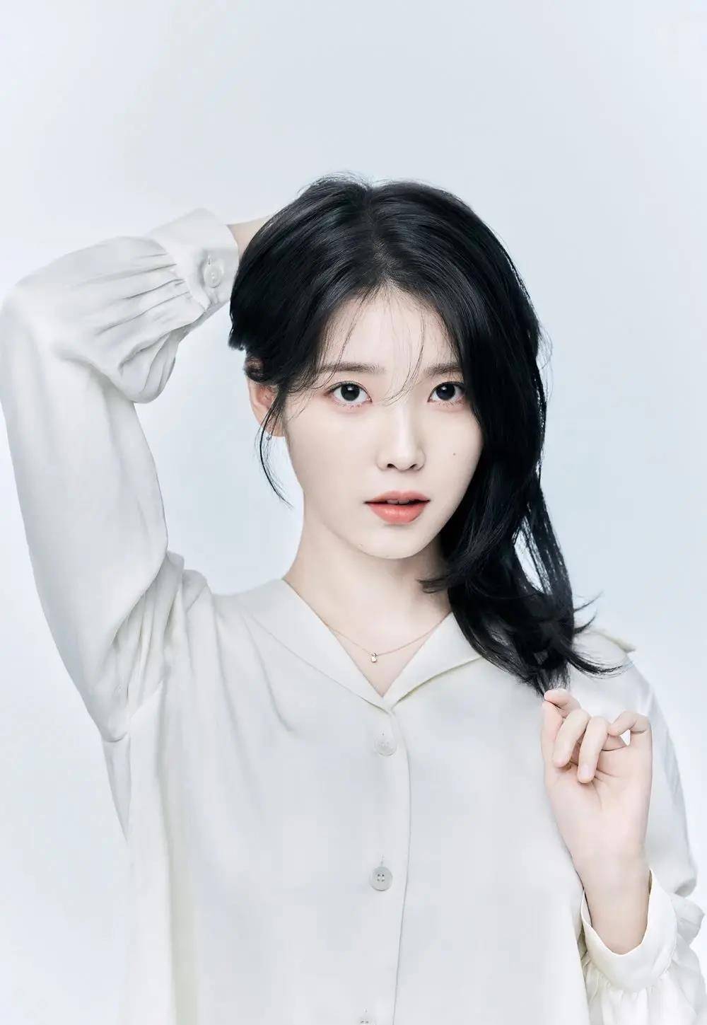 nba球员斯蒂芬·亚当斯突然"表白"韩国女星iu_孟菲斯灰熊队_朋友