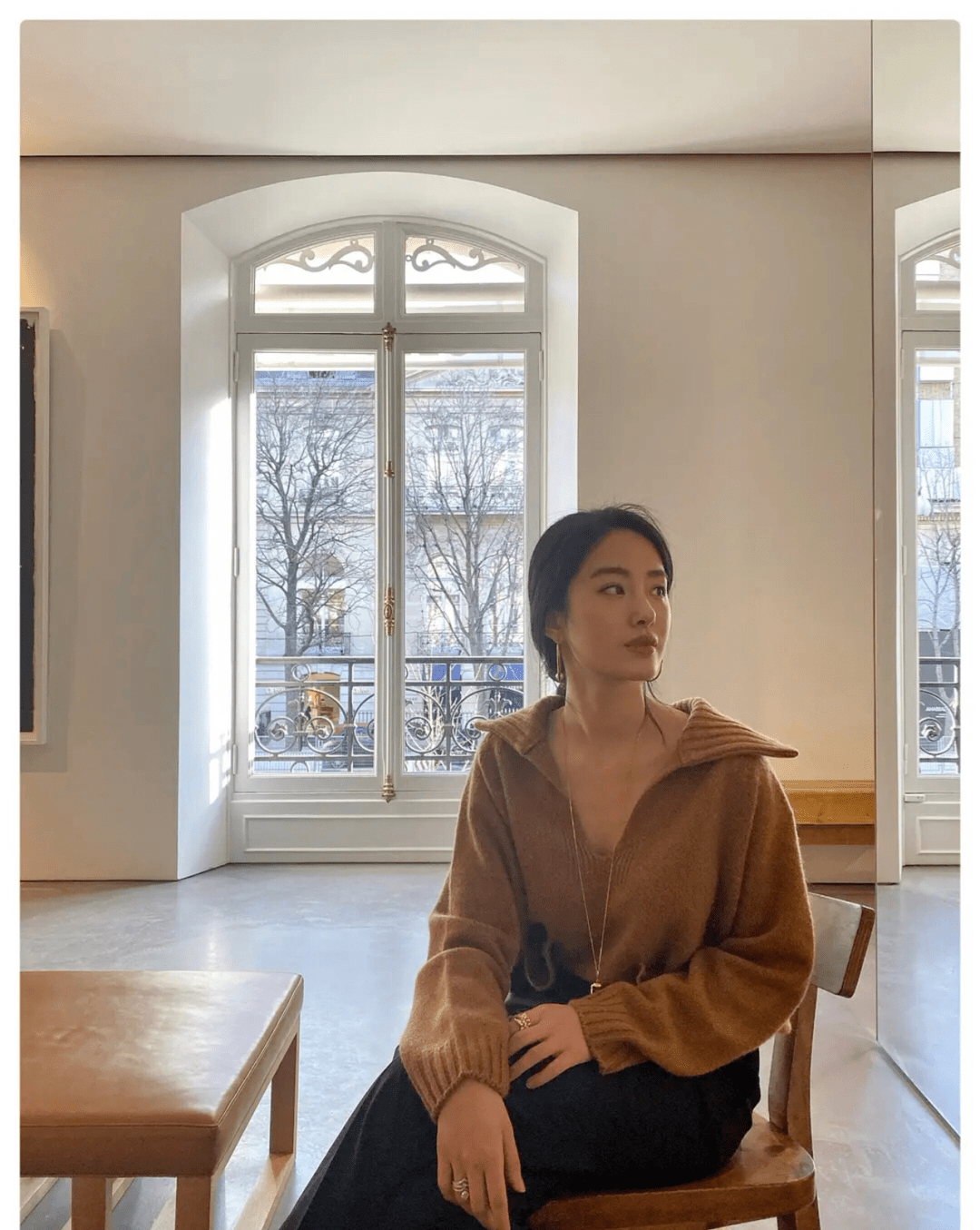 杨采钰的穿搭公式,照搬就学会_丝巾_红唇_配饰