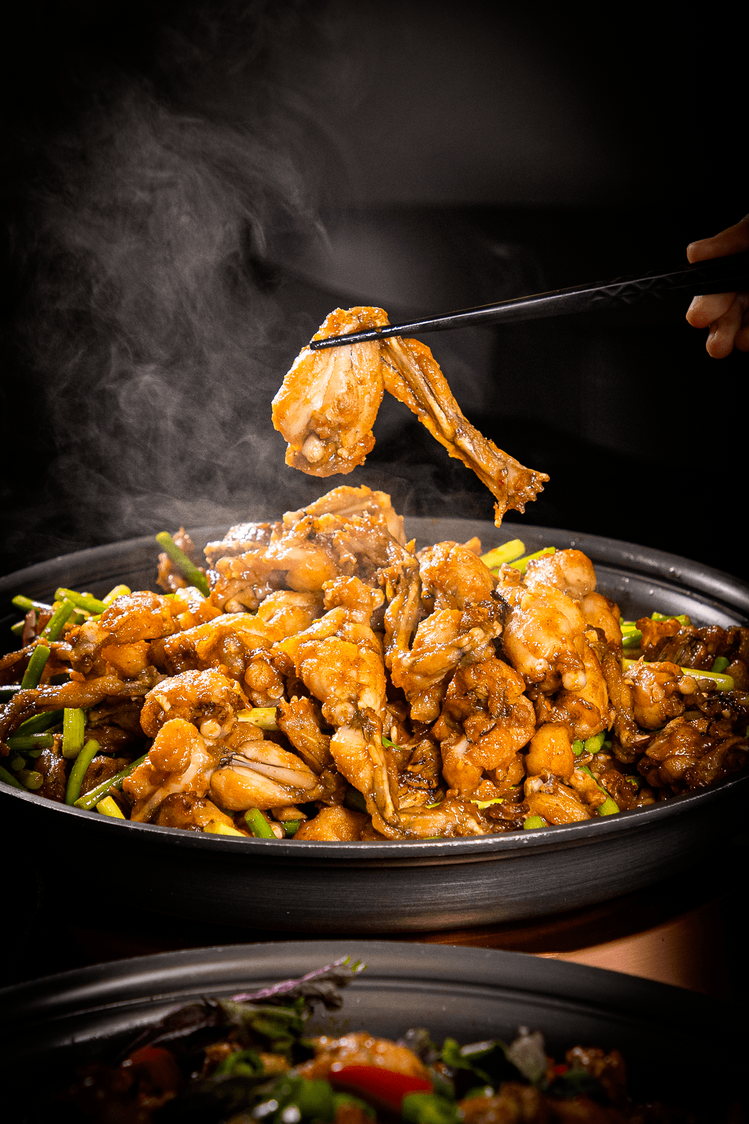 蛙界大佬强势宠粉,为它排点队怎么了?_蛙肉_牛蛙_口味