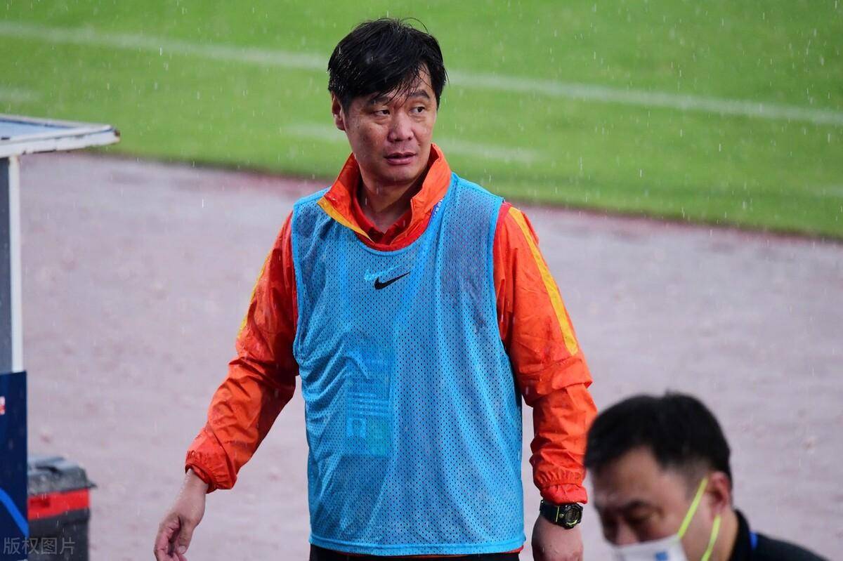 中超传出消息:武汉队李霄鹏提"要求"了,赛季首胜_教练_比赛_于根伟