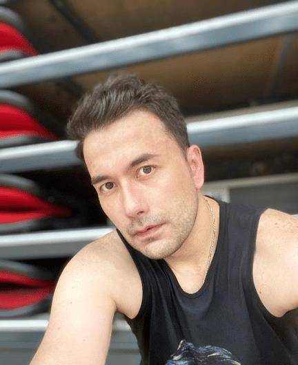 里面最专一的男人,现在开店当老板,退出顶流时代_生活_黄志玮_因为