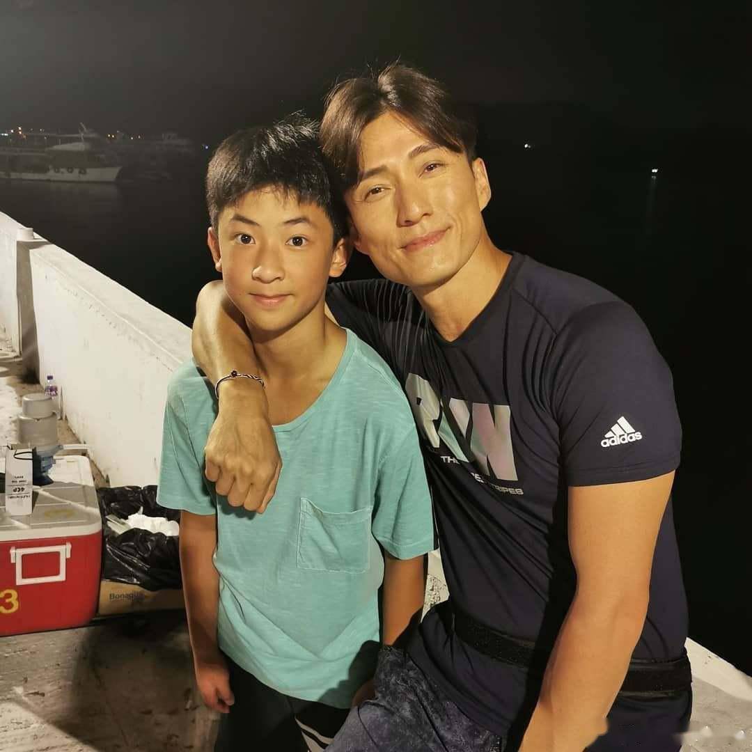 戏外精通武术,曾与视帝两度演父子_杨凯博_剧中_观众