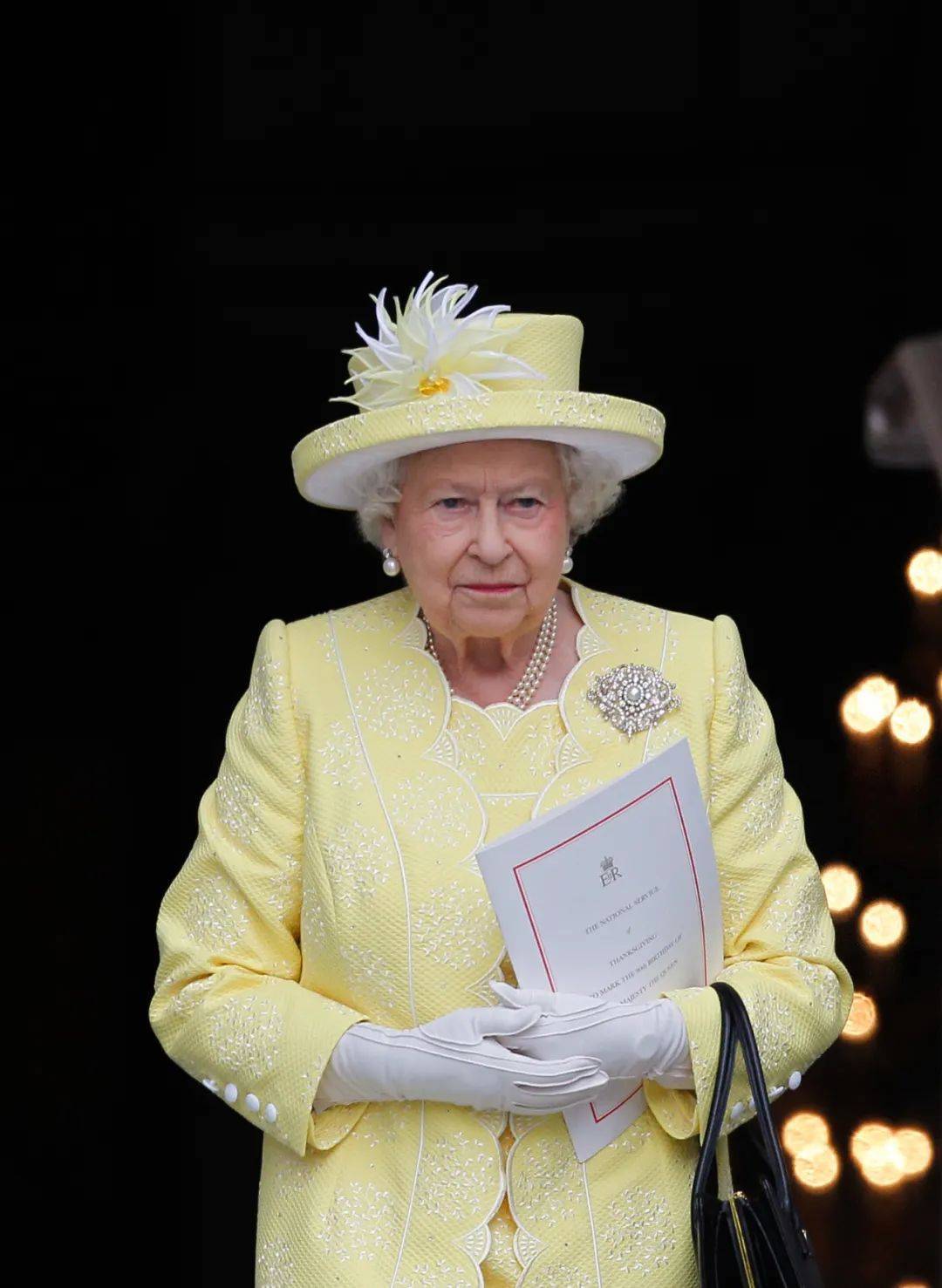 英国女王伊丽莎白二世去世 查尔斯继承王位_多国政要向英国女王一生致敬_回顾英国女王十大历史瞬间_拜登：伊丽莎白二世定义了一个时代