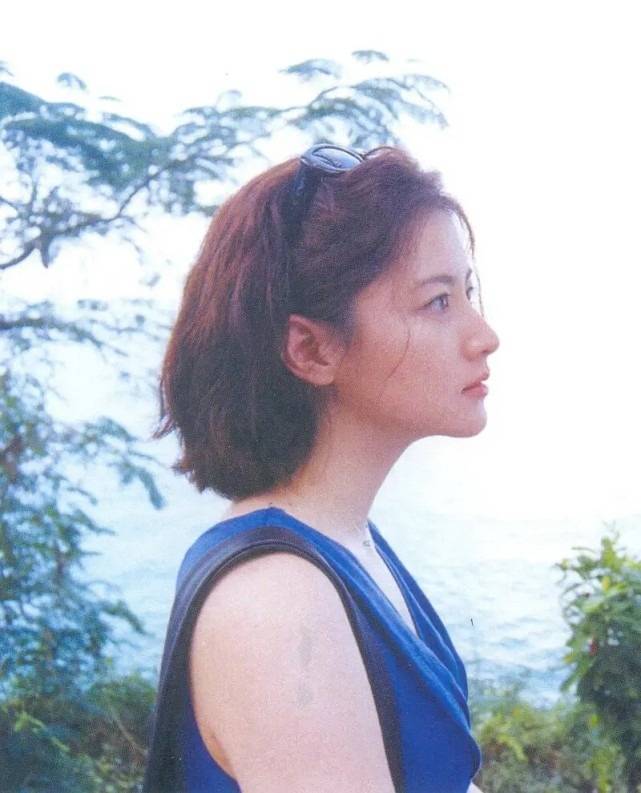 李英爱对自己外貌依旧有信心,年近50岁大方晒素颜照,太美_状态_因为