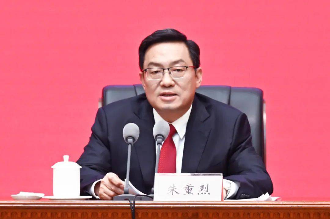 市委书记朱重烈,市委副书记,市长邢志宏出席发布会,介绍有关情况并