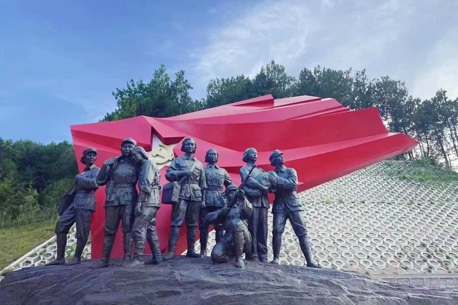 为讲好红色故事,传播红色文化,继承先烈遗志,弘扬大别山精神,大型铸铜