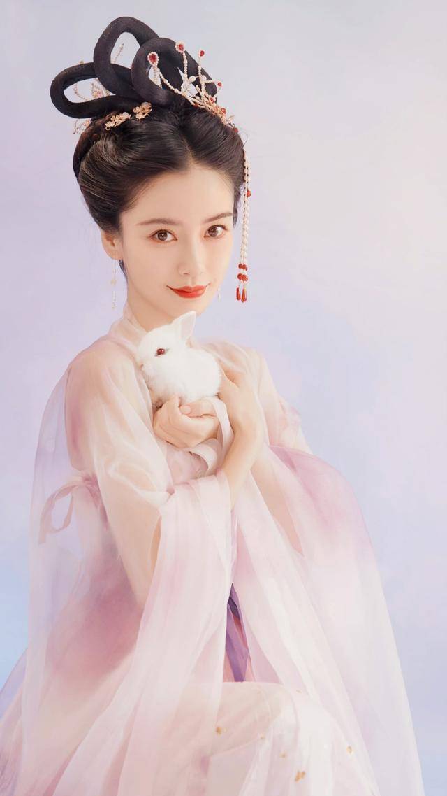 女明星中秋营业照,赵丽颖闻丹桂花香,杨颖cos限定版嫦娥_月饼_玉兔