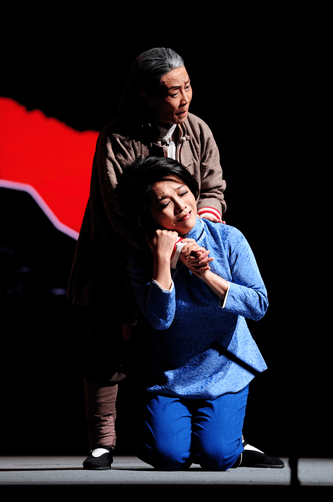 由著名剧作家,词作家阎肃担任编剧,著名川剧表演艺术家沈铁梅领衔