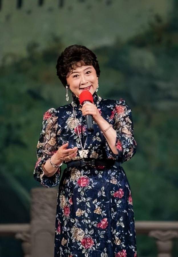 儿子六岁的时候就想投身京剧表演这个行业,但是白继云和刘长瑜都觉得